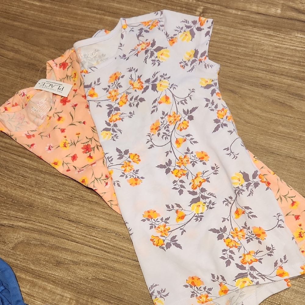 NWT Children's Place Peach and White Floral Top Size 10/12